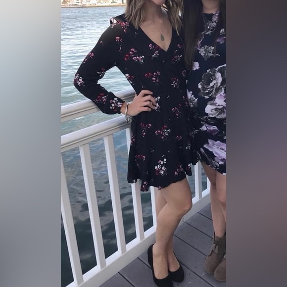 Express Floral Dres - Picture 4 of 4